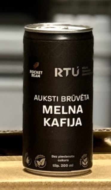 Auksti brūvēta melnā kafija
